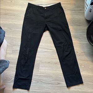Volcom Black Chinos Classic Streamlined Design 30x32